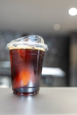 Kafede soğuk bir kahve..