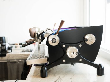 Kafedeki kahve makinesi gibi profesyonelce..