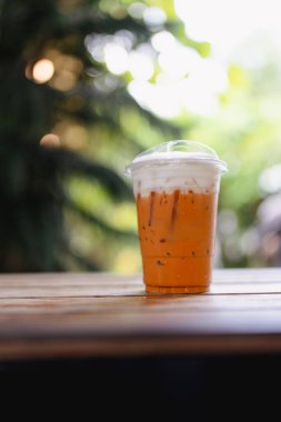 Tayland buzlu çayı, Cha Yen çay, süt ve şekerden yapılan Tayland usulü soğuk bir içecektir. Tayland 'da imzalı bir içki..