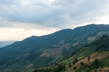 Doi sakad, Pua, Nan, Tayland 'da güzel manzara dağları.