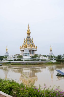 Wat Thung Setthi, Khon Kaen, Isan Tapınağı. Pagoda, Tayland 'ın başkenti Tayland' da bir Budist tapınağıdır. Tayland mimarisi arka planı. Turistik bölge simgesi.