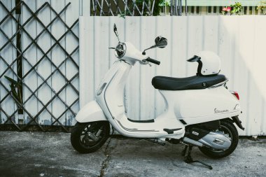 Bangkok, Tayland - 22 Mart 2025: NEW VESPA LX 125 I-Get Piaggio motosiklet üreticisi Vespa 'nın ürettiği en ünlü modelidir.