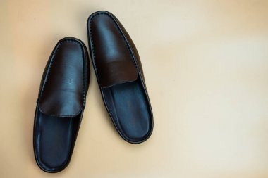 Her durum için klasik kahverengi deri ayakkabıları keşfedin.