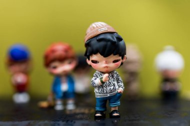 Bangkok, Tayland - 26 Mart 2025 Hirono X CLOT Serisi Figürleri, Alienegra