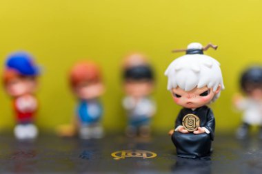 Bangkok, Tayland - 26 Mart 2025 Hirono X CLOT Serisi Figürleri, Yin-Yang