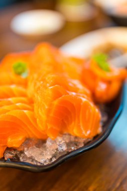 Lezzetli buzlu somon balığı.