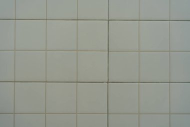 Beyaz dikdörtgen kiremit dokusu arkaplanı. Klasik beyaz metro fayansı. Geometrik doku