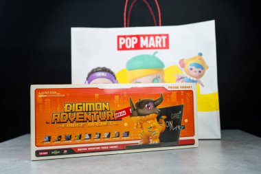 Bangkok, Tayland - 27 Nisan 2025: Digimon Macera Macerası Mıknatıs Serisi Figürleri, Tüm Üyeler 10 Tasarım