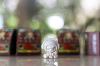 Bangkok, Tayland - 2 Mayıs 2025 Kör Kutu Bay Kemik Bebek Kemik Serisi Koleksiyonu, sevimli sanat oyuncağı