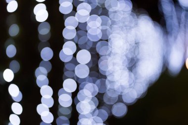 Odaklanmamış ışıklar arka plan, aydınlatma ve dekorasyon konsepti. Mavi Arkaplan