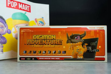 Bangkok, Tayland - 12 Mayıs 2025: Digimon Macera Macerası Mıknatıs Serisi Figürleri, Tüm Üyeler 10 Tasarım
