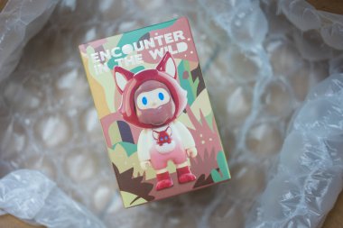 Bangkok, Tayland - 15 Mayıs 2025 Vahşi Seriler Kör Kutusunda Tek Boynuzlu At FARMER Bob 'u Bulma Kutusu.