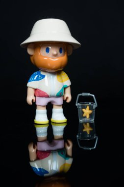 Bangkok, Tayland - 15 Mayıs 2025 FARMER BOB 'un şirin bir figürü, Denizyıldızı Koleksiyoncusu. Çiftçi Bob Adası Tek Boynuzlu At Bulma Serisi.