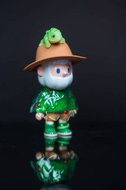 Bangkok, Tayland - 19 Mayıs 2025: Vahşi Seriler 'in Kör Kutusunda Tek Boynuzlu At FARMER BOB Karşılaşması. Adım Yağmur Ormanı Yürüyüşü.