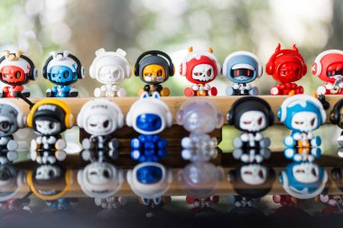 Bangkok, Tayland - 19 Mayıs 2025: Bir dizi figür MRON Bebek Kemiği Serisi Kör Kutusu, kör kutu koleksiyonu yapılabilir şirin oyuncaklar