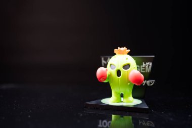 Bangkok, Tayland - 19 Mayıs 2025: Pop Mart mağazasından Togemon 'un Sanat Oyuncağı Digimon Macera Macerası Mıknatısları Serisi Figürleri