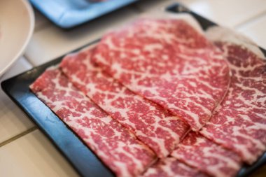 Shabu shabu için mermer et yakın çekim