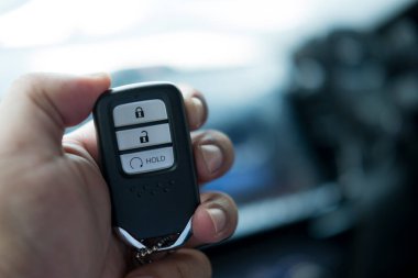 Bangkok, Tayland - 22 Mayıs 2025 Honda City Hatchback 'in uzaktan kumandalı araba alarm sistemi.