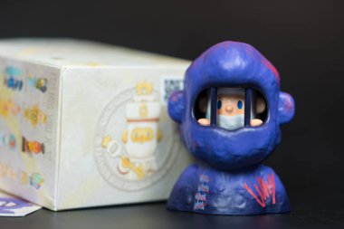 Bangkok, Tayland - 28 Mayıs 2025 FARMER BOB Feeling You Series, A Toy Name is Anxious. Koleksiyon FARMER BOB Seni Hissediyor Serisi