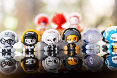 Bangkok, Tayland - 28 Mayıs 2025: Bir dizi figür MRON Bebek Kemiği Serisi Kör Kutusu, kör kutu koleksiyonu yapılabilir şirin oyuncaklar