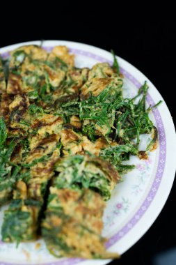 Tayland yerel sebzesi, Senegalia pennata veya yumurtalı Acacia pennata.