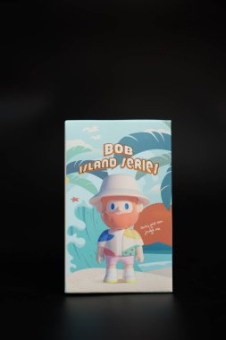 Bangkok, Tayland - 2 Haziran 2025: Bir kutu Çiftçi Bob Island Serisi Tek Boynuzlu At Bulmak. Toplanacak 12 düzenli tasarım ve 2 sır var..