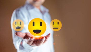 Müşteriler müşteri değerlendirmesi için gülen yüz seçerler. Müşteri memnuniyeti anketi, kullanıcıların hizmet deneyimini değerlendirdiği hizmet deneyimi derecesi. Gülen yüz çok tatmin edici, normal ve tatminsiz..