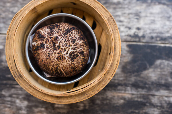 Азиатские фаршированные грибы на пару с Бан Бао на бамбуковых пароходах