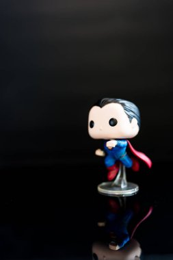 Bangkok, Tayland - 25 Ağustos 2025 Funko POP Süpermen DC Koleksiyonu. Funko Pop DC 'de. Batman Süpermen 'e karşı 85 numara