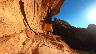 Gölgeli baş örtüsü - taş raf - Sedona, Arizona
