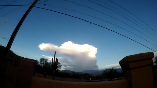 亚利桑那州图森市驱散积雨云的日落 — 图库视频影像
