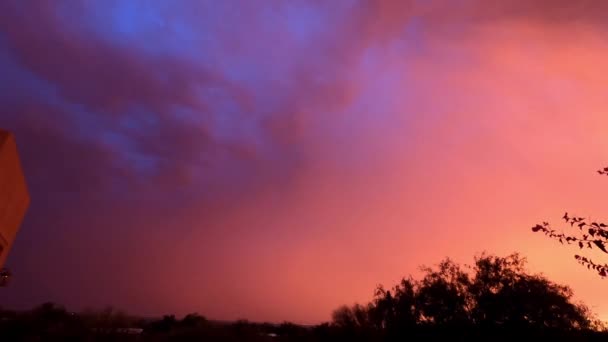 Розтягування Блискавки Рожевому Синьому Небі — стокове відео