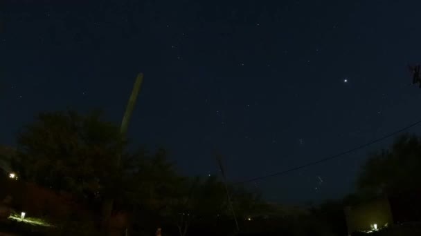Κινούμενα Αστέρια Στο Νυχτερινό Ουρανό Πέρασμα Του Αεροπλάνου — Αρχείο Βίντεο
