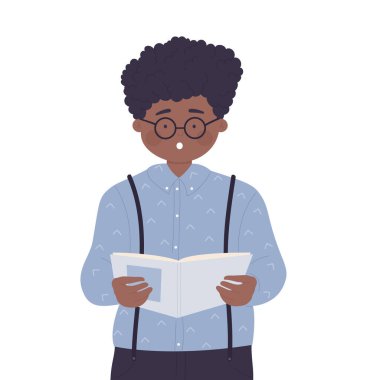 Şaşırmış çocuk kitap okuyor. İlginç bir hikaye, kitap aşığı öğrenci, yeni şeyler öğrenmek vektör illüstrasyonu.