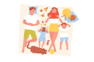 Çizgi filmlerdeki aileler ve çocuklar yaz çimlerinde yatıyorlar, tatlı kadın ve bebek dışarıda kitap okuyor, insanlar pizza yiyor ve karpuz yiyorlar. Aile pikniği, üst görünüm vektör illüstrasyonu