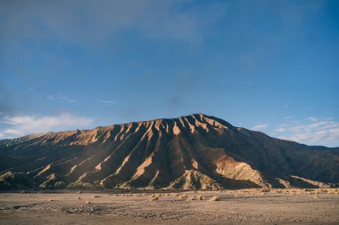 Bromo Mount Krateri 'nin yakın görüntüsü. Semeru Ulusal Park Volkanı, Java 'nın ünlü turistik merkezi.