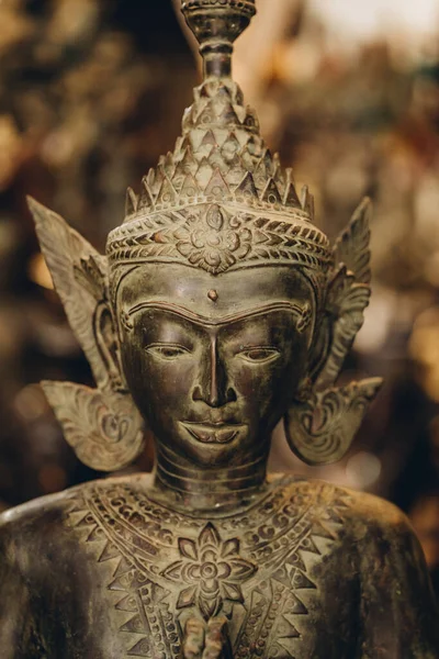 Primer Plano Estatua Bronce Religioso Balinés Meditación Tradicional Escultura Del — Foto de Stock