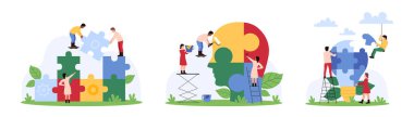 Kişilik ve fikir geliştirme seti sorununu çözmede işbirliği. Küçük insan ekibi yapboz parçalarını ampul ve insan kafasıyla birleştiriyor, ortaklık çizgi filmi vektör illüstrasyonunu oluşturuyor.