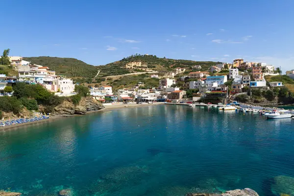 bali, Girit kumsalda görünümü panoramik manzarası. küçük tenha plajları ve berrak turkuaz okyanus suları ile popüler tatil tesisi.