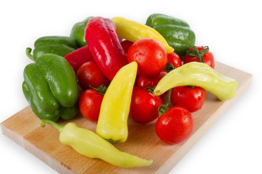 taze sebze çeşitli üzerinde beyaz izole.