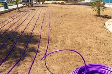 Bahçe alanına otomatik sulama sistemi kuruluyor