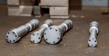 Mikrometre. Farklı delik boyutlarının doğru ölçümü için bir mikrometre seti. Delik çapının doğru ölçümü için aygıt.