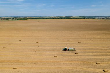 Alan bir sonraki ekin döngüsüne hazırlanmak için özenle saman kalıntılarından temizlendi..