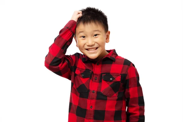 Lustiges Kind Kratzt Kopf Trägt Rotes Hemd Isoliert Auf Weißem — Stockfoto