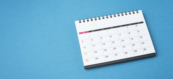 Calendrier Sur Fond Bleu — Photo
