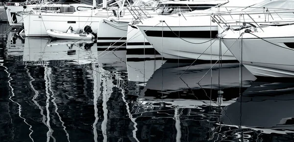 Yachts Motor Boat Marina Port Front View — Stock Photo, Image