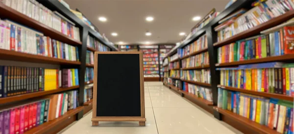 Leere Tafel Buchladen Vorderseite — Stockfoto