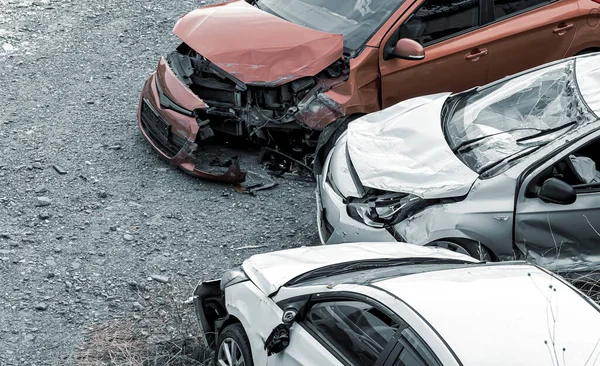 Beschadigde Auto Ongeval Vooraanzicht Rechtenvrije Stockfoto's