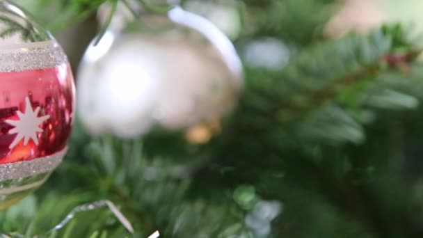 Mousserande Julen Husvagn Husbil Bollar Och Julprydnader För Camping Bevilja — Stockvideo