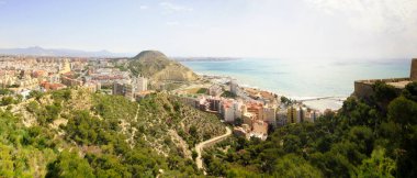 Tarihi Santa Barbara Kalesi 'nden Alicante' nin İspanya manzarası çok güzel.